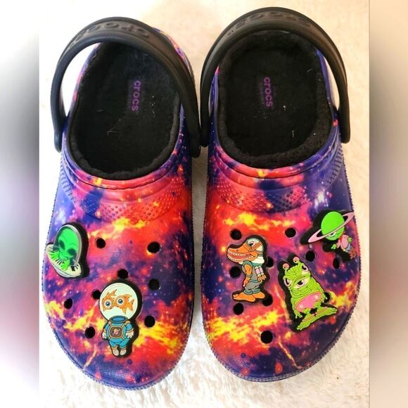 Crocs Kids Size 3 with Pop Ups - Picture 1 of 9